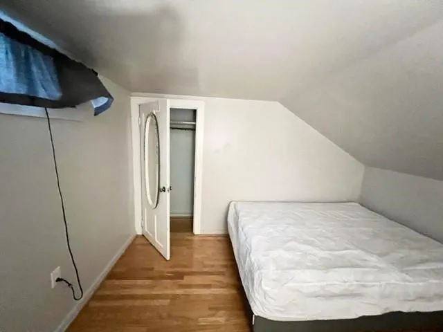 $3,500 | 10 Hammond Street, Unit B, Newport, RI 02840