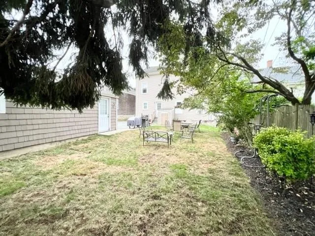 $3,500 | 10 Hammond Street, Unit B, Newport, RI 02840