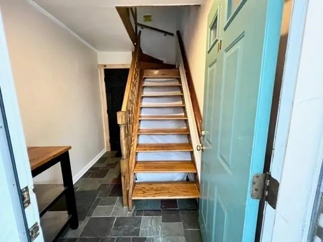 $3,500 | 10 Hammond Street, Unit B, Newport, RI 02840