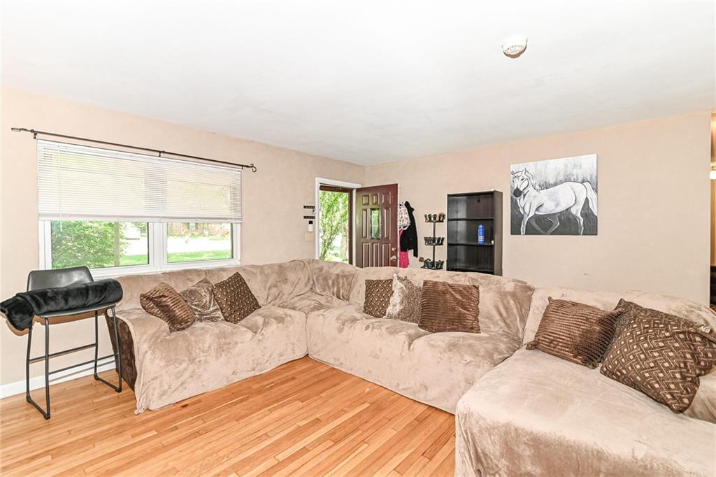905 Burbank Road Indianapolis, IN 46219 - Photo 10 of 34 Gallery Image 10