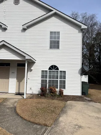 $1,275 | 222 Cape Point Lane, Unit B, Greenville, NC 27858