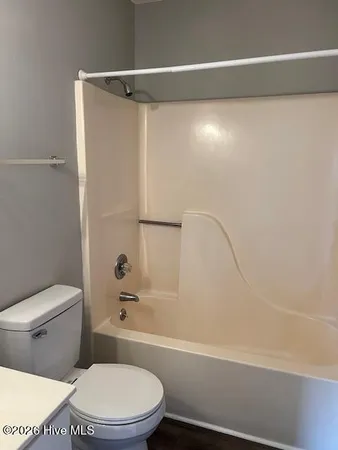 $1,275 | 222 Cape Point Lane, Unit B, Greenville, NC 27858