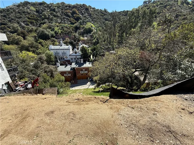 $200,000 | 8583 Lookout Mountain Avenue, Los Angeles, CA 90046