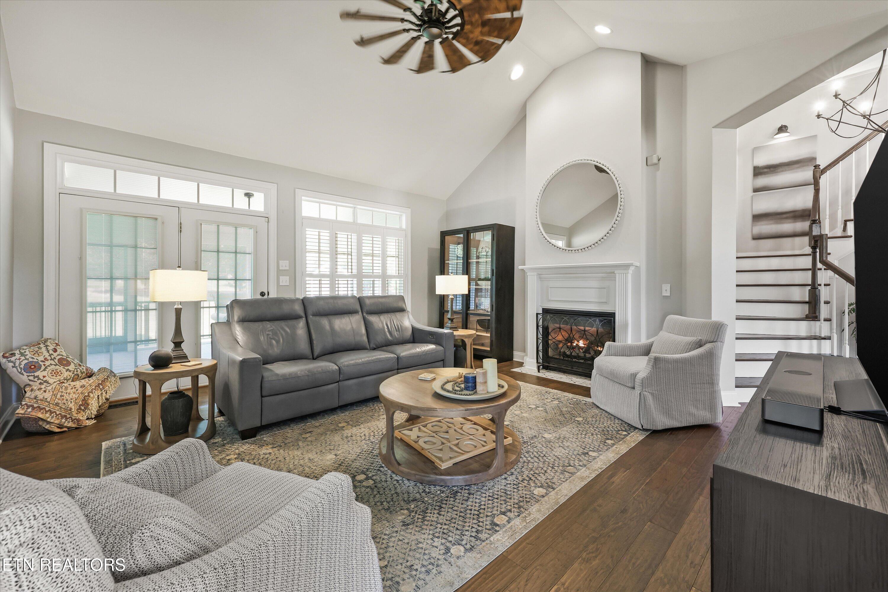 64 Rolling Links Boulevard Oak Ridge, TN 37830 - Photo 3 of 54 Living Area