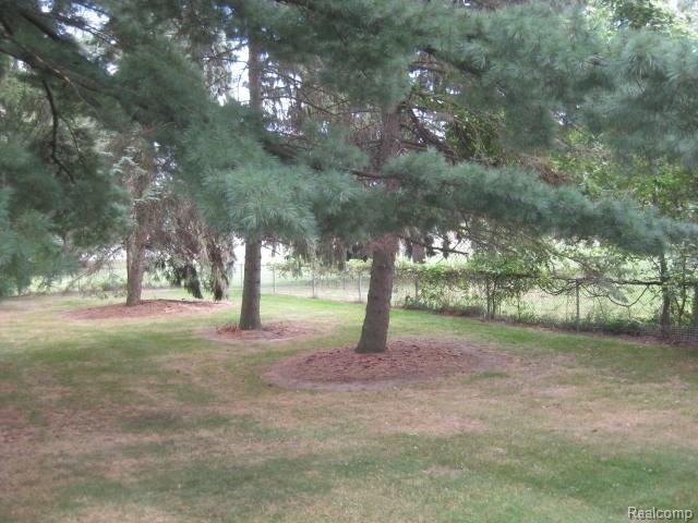 2215 Walnut Lake Road West Bloomfield, MI 48322 - Photo 18 of 20