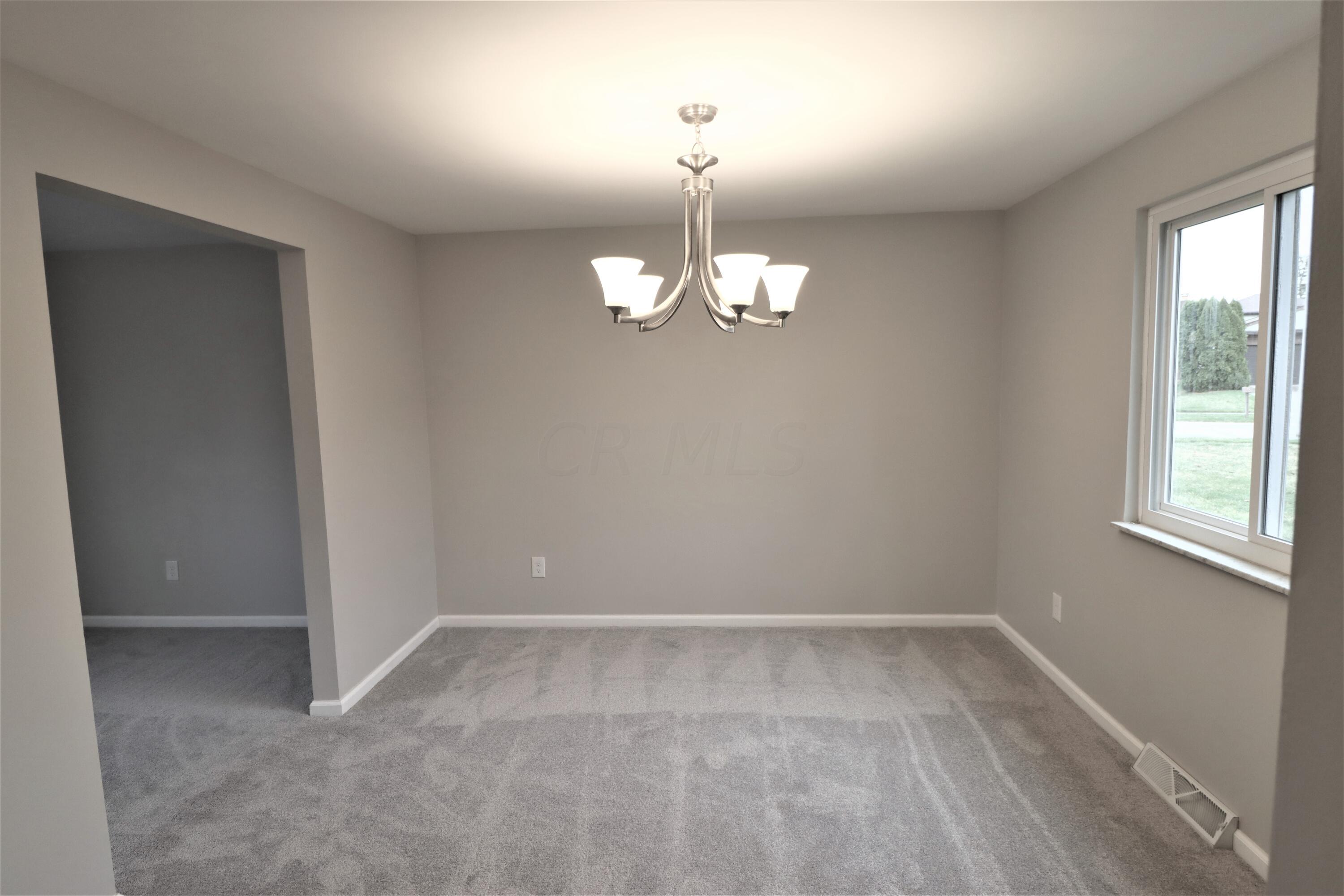 823 Ronson Avenue Gahanna, OH 43230 - Photo 15 of 37 Dining Room