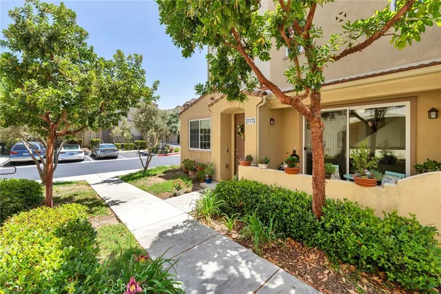 $499,000 | 31170 Strawberry Tree Lane, Unit 67, Temecula, CA 92592