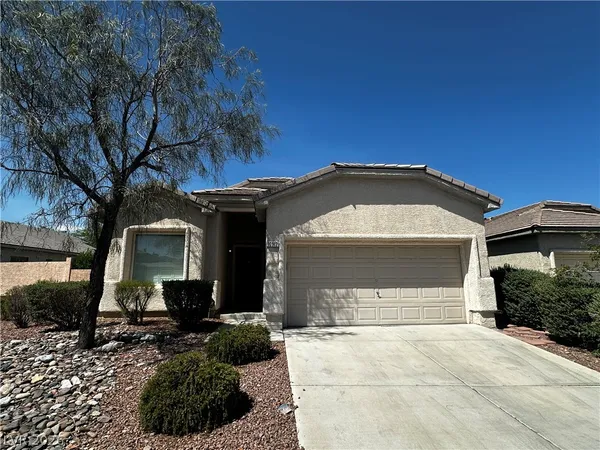 $2,460 | 10912 Golden Birch Place, Las Vegas, NV 89135