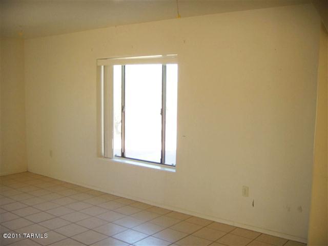 1147 Editor Court Rio Rico, AZ 85648 - Photo 8 of 25