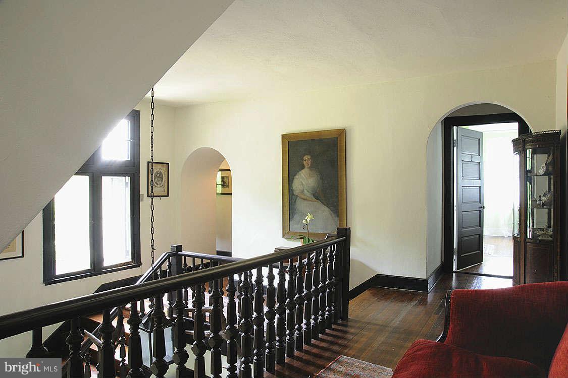 2059 Maidstone Farm Road Annapolis, MD 21409 - Photo 16 of 29 Gracious, wide Hallways