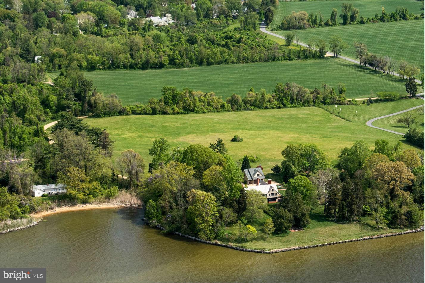 2059 Maidstone Farm Road Annapolis, MD 21409 - Photo 3 of 29 1000' of water frontage