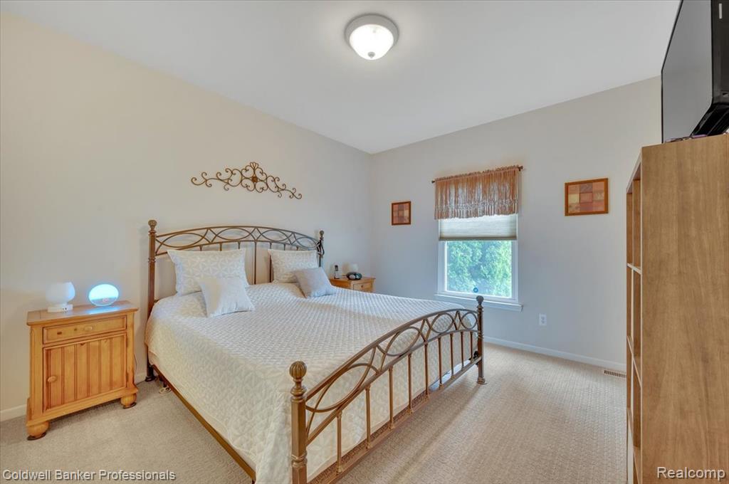 6087 Davison Road Burton, MI 48509 - Photo 15 of 28 Gallery Image 15