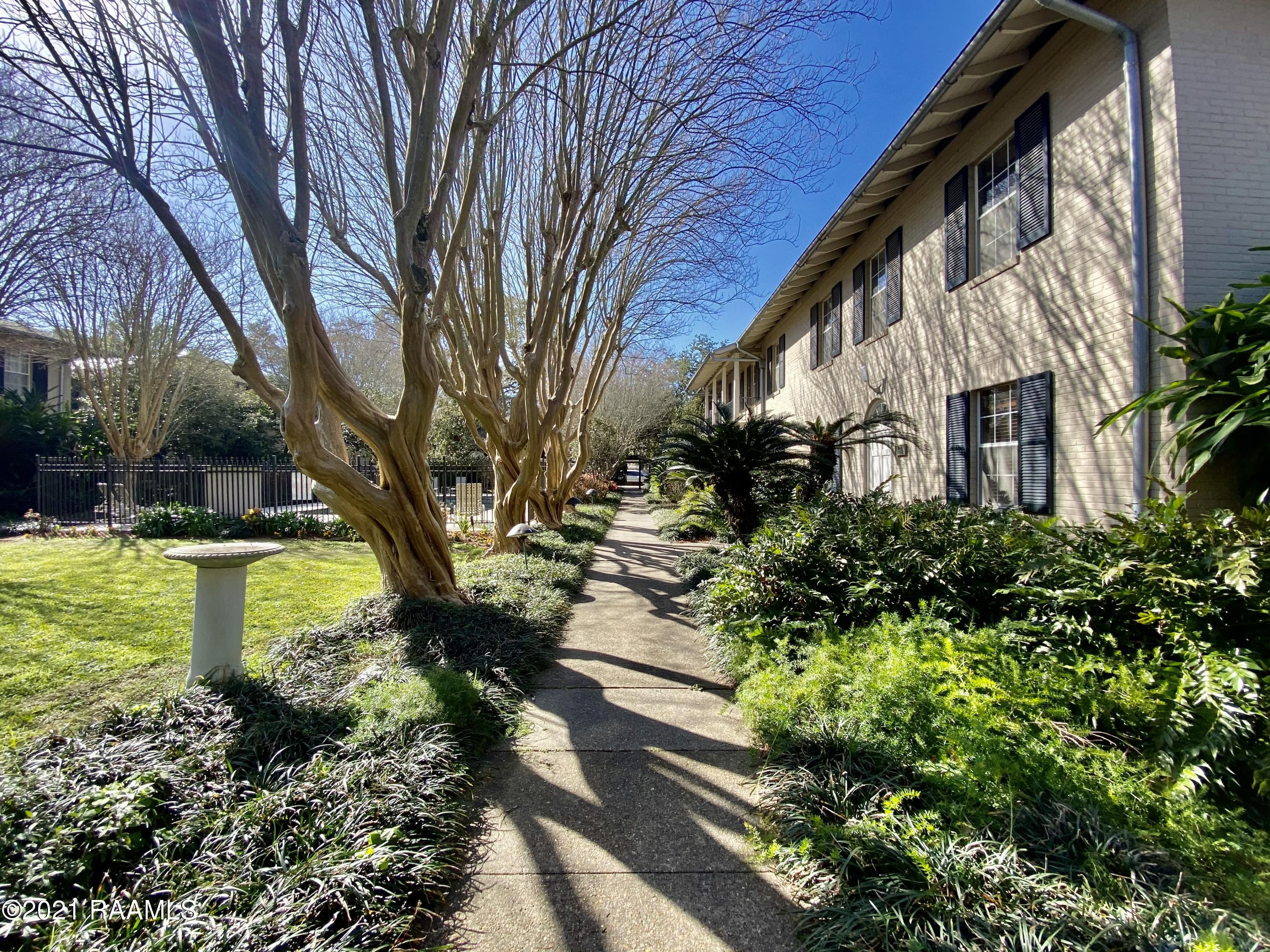 213 Bendel Road, Unit 208 Lafayette, LA 70503 - Photo 27 of 28 11-Grounds