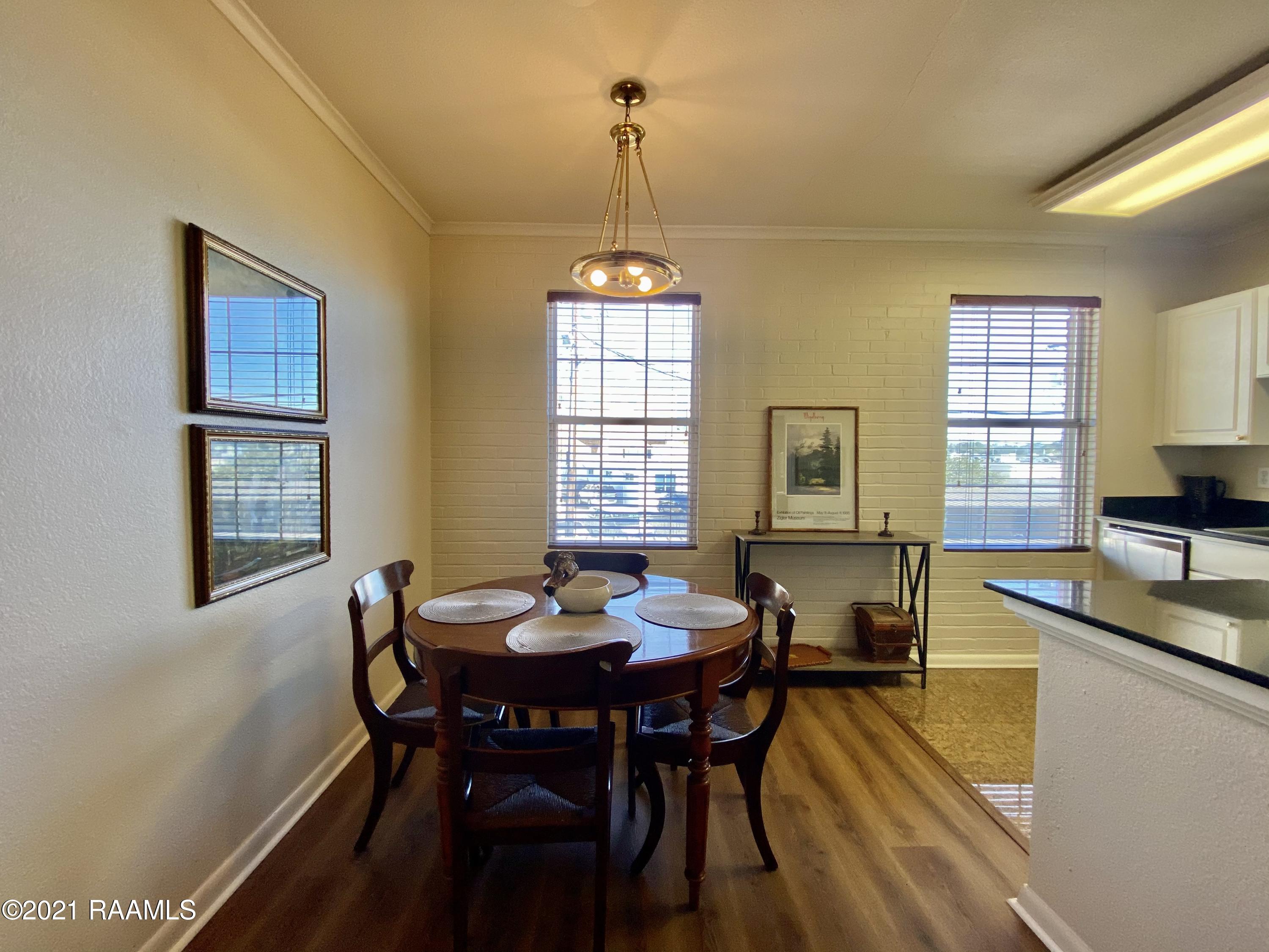 213 Bendel Road, Unit 208 Lafayette, LA 70503 - Photo 6 of 28 4-Dining (2)