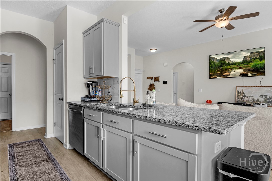 323 Brightleaf Circle Hinesville, GA 31313 - Photo 8 of 26