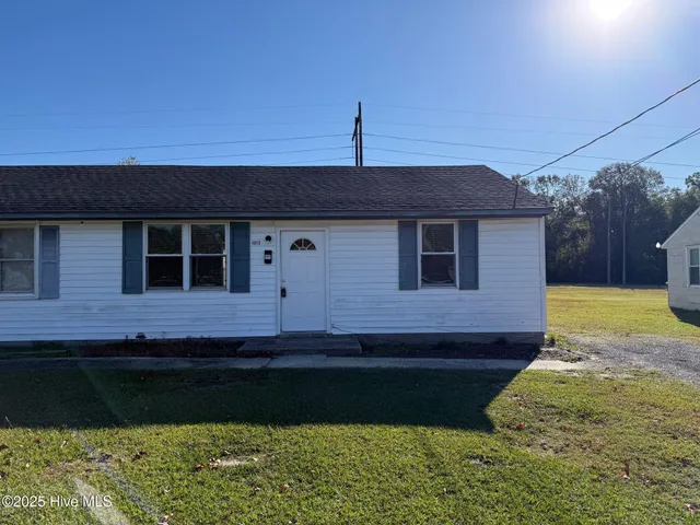 $995 | 1012 Davis Street, Jacksonville, NC 28540