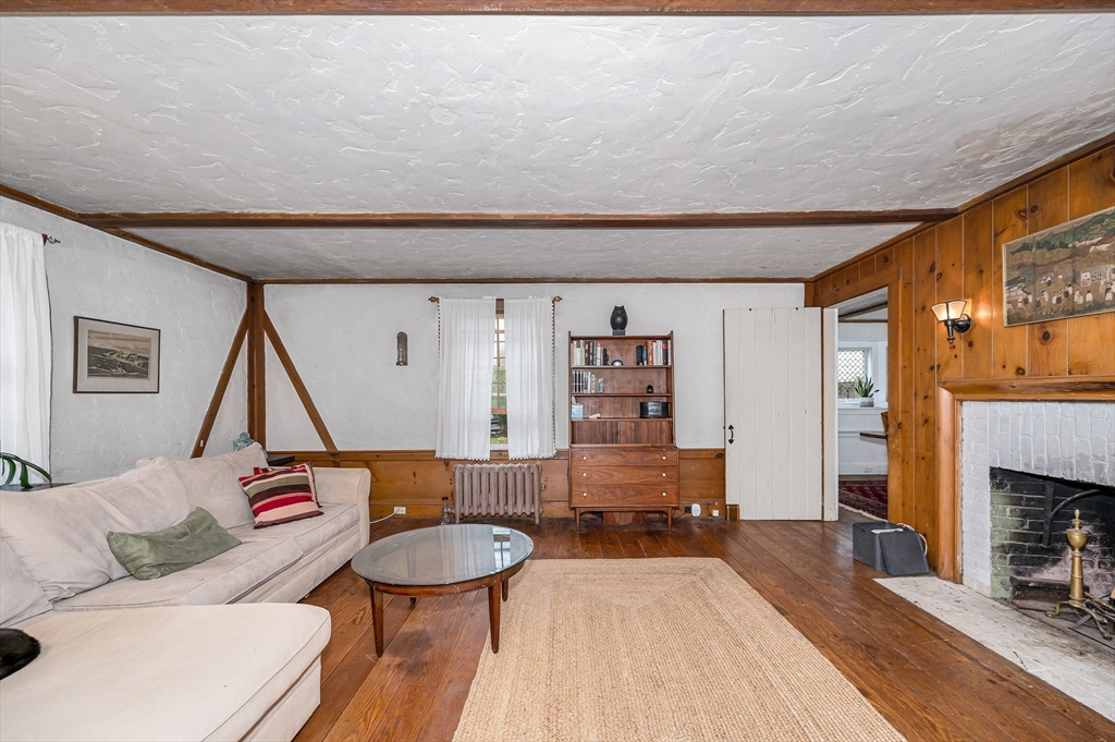 39 Holman Road Newton, MA 02466 - Photo 6 of 42