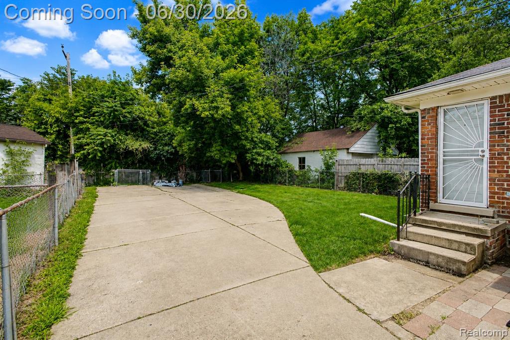 10883 Balfour Road Detroit, MI 48224 - Photo 28 of 30