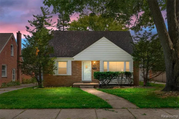 $235,000 | 17366 Centralia, Redford, MI 48240