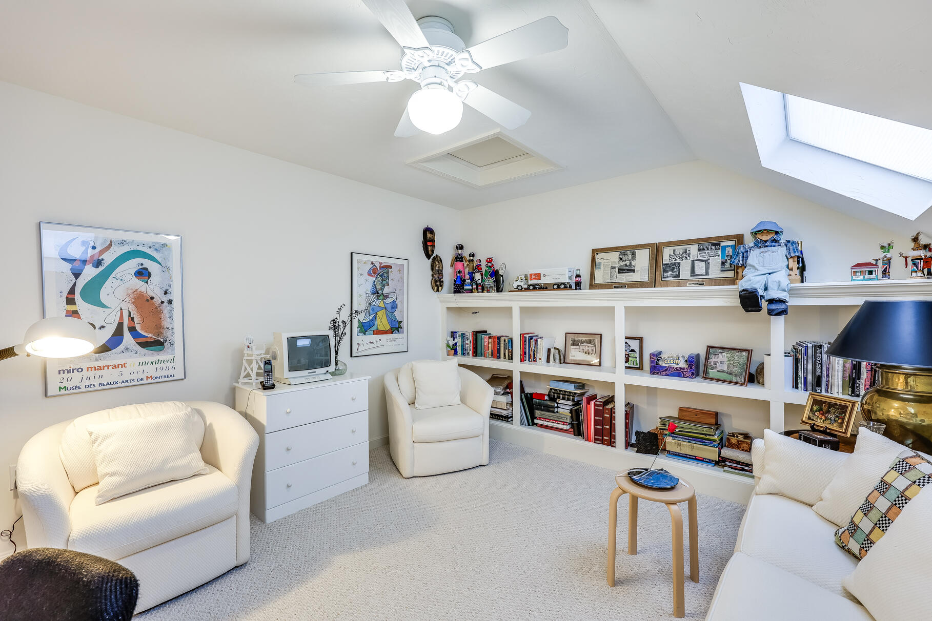 23 Longwood Road Mashpee, MA 02649 - Photo 35 of 66 a living room with furniture and a couch