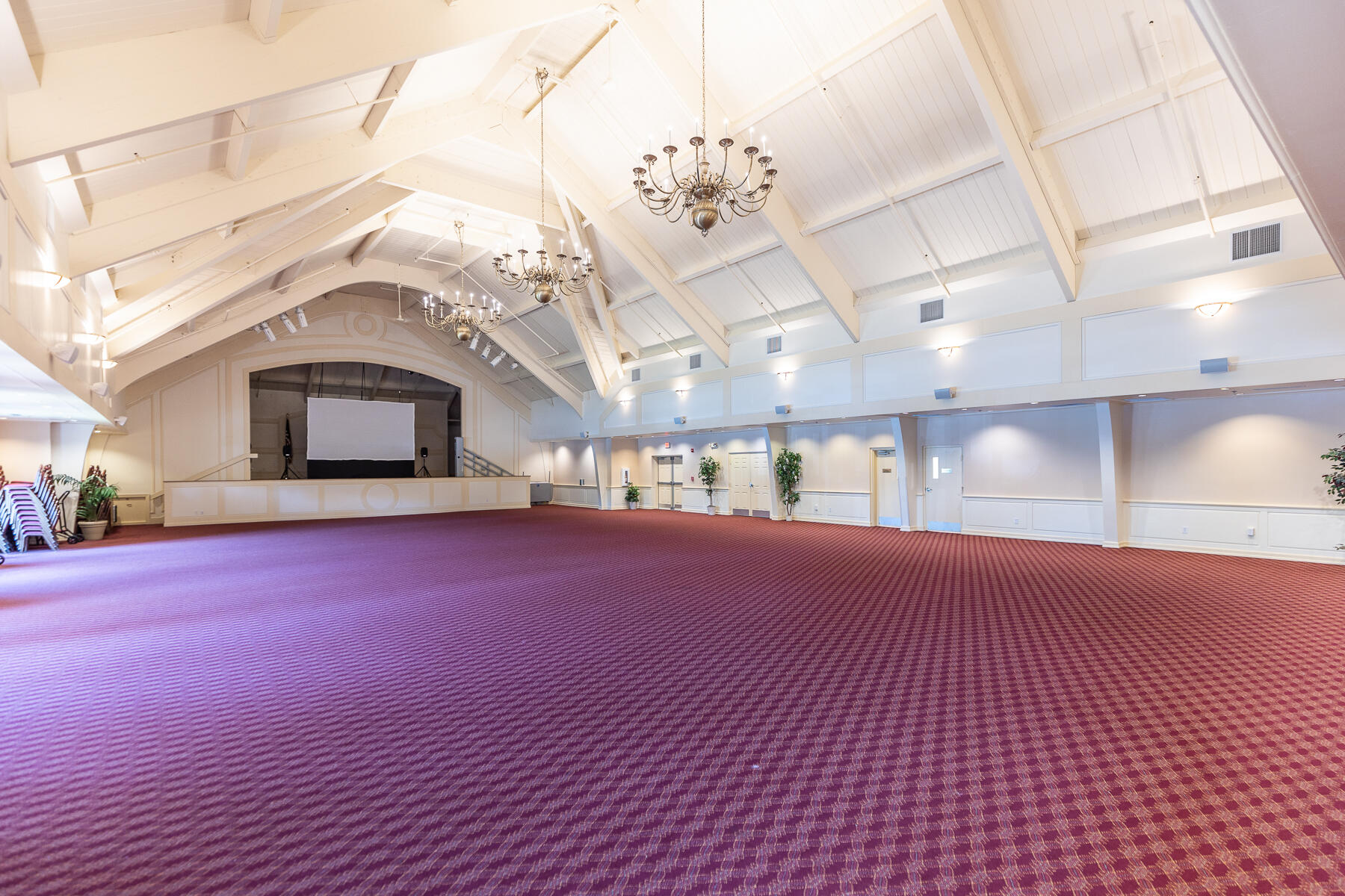 23 Longwood Road Mashpee, MA 02649 - Photo 58 of 66 a view of a big room with a ceiling fan