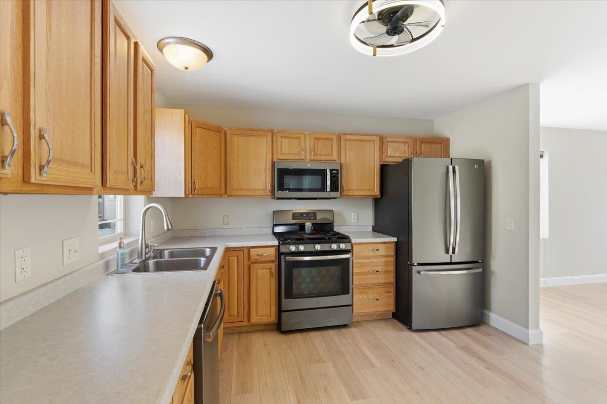 550 Lexington Drive Oregon, WI 53575 - Photo 12 of 52