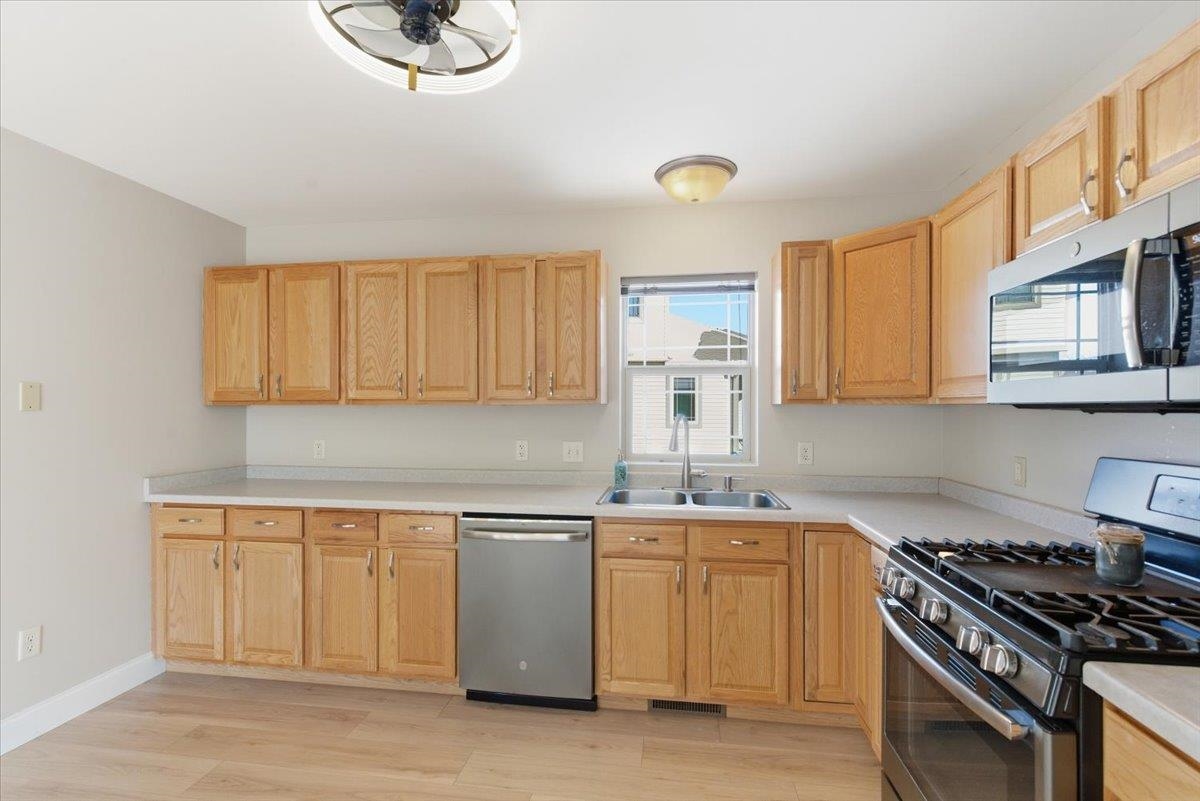 550 Lexington Drive Oregon, WI 53575 - Photo 14 of 52