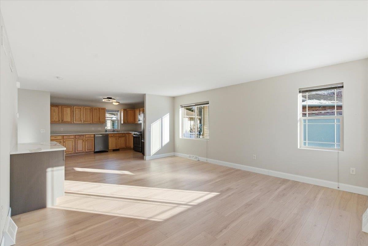 550 Lexington Drive Oregon, WI 53575 - Photo 7 of 52