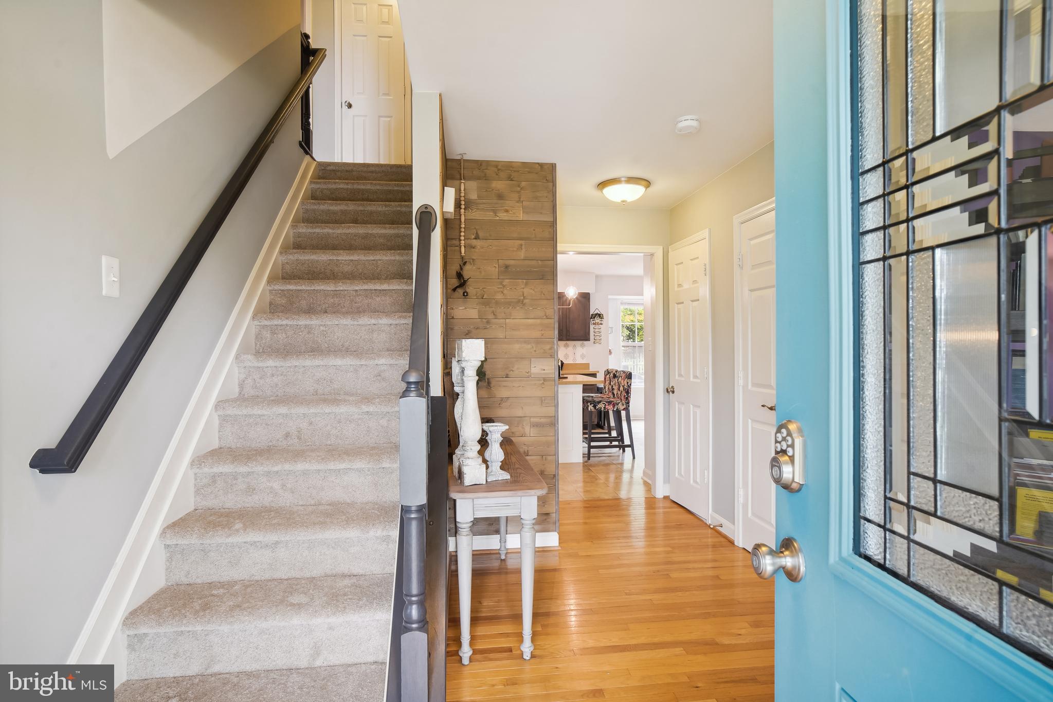 5230 Kingsbrook Drive Frederick, MD 21703 - Photo 5 of 65 Stunning entry with designer accents