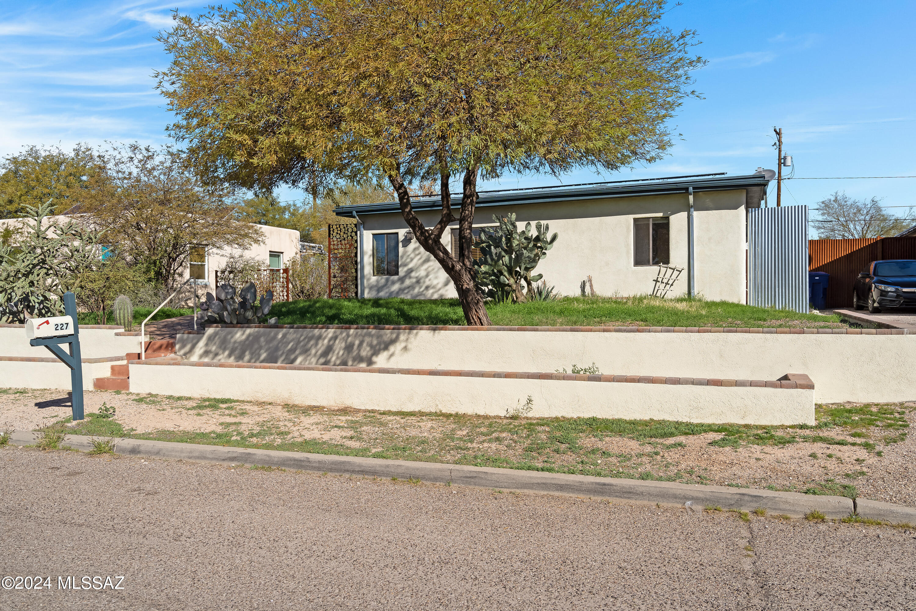 227 East Linden Street Tucson, AZ 85705 - Photo 3 of 31