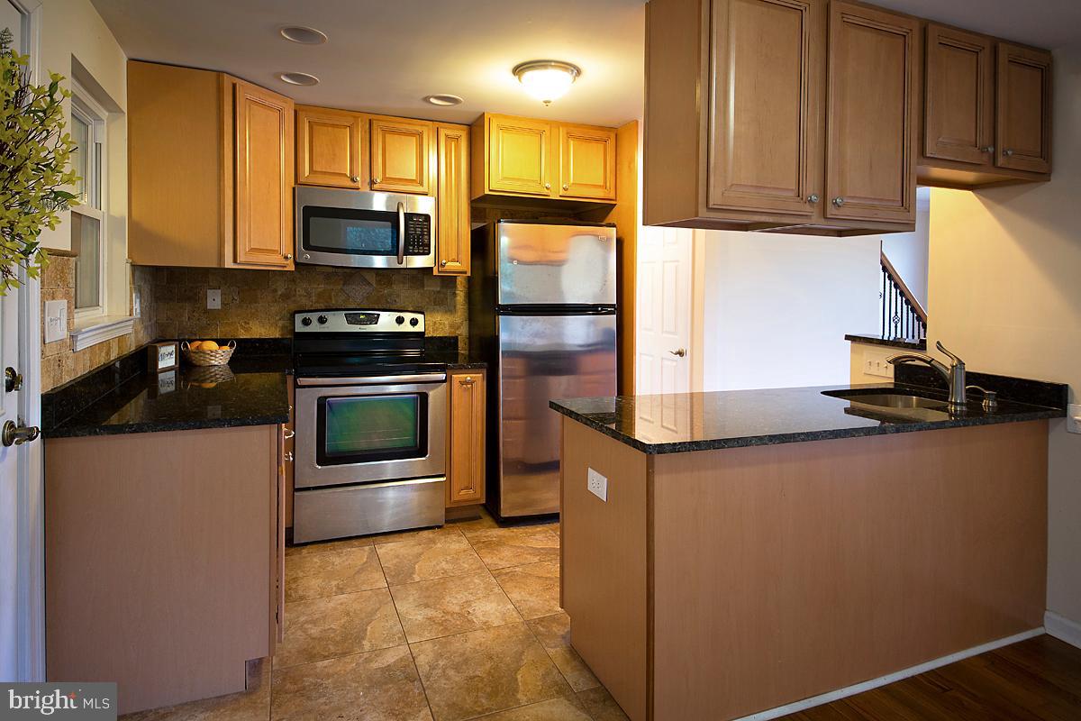 933 Olmstead Road Baltimore, MD 21208 - Photo 3 of 25