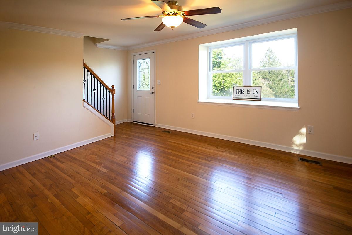 933 Olmstead Road Baltimore, MD 21208 - Photo 6 of 25