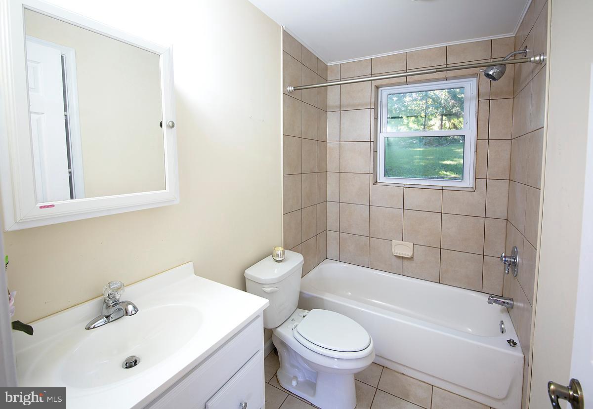 933 Olmstead Road Baltimore, MD 21208 - Photo 7 of 25