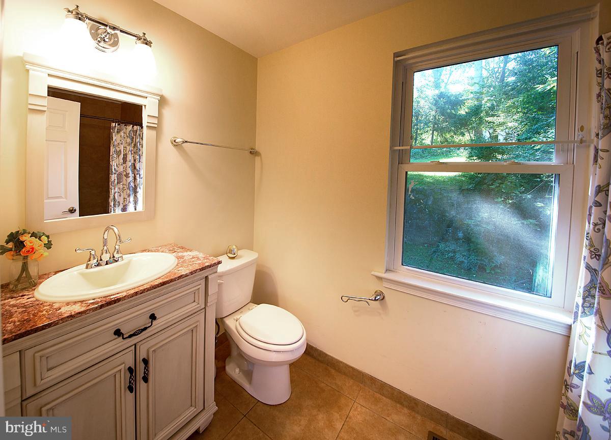 933 Olmstead Road Baltimore, MD 21208 - Photo 10 of 25