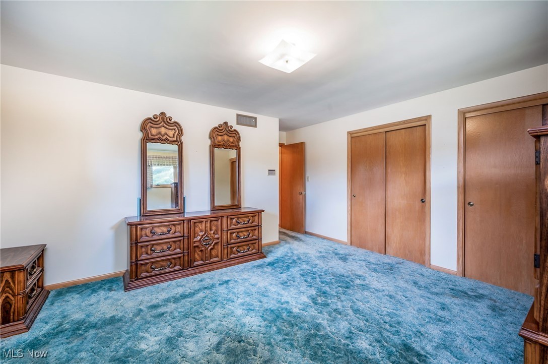 126 South Rhodes Avenue Niles, OH 44446 - Photo 11 of 23 Bedroom featuring carpet flooring