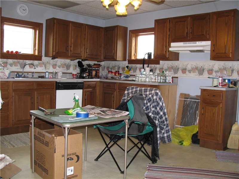 303 Dowling Road Jamestown, PA 16134 - Photo 5 of 15 Kitchen.