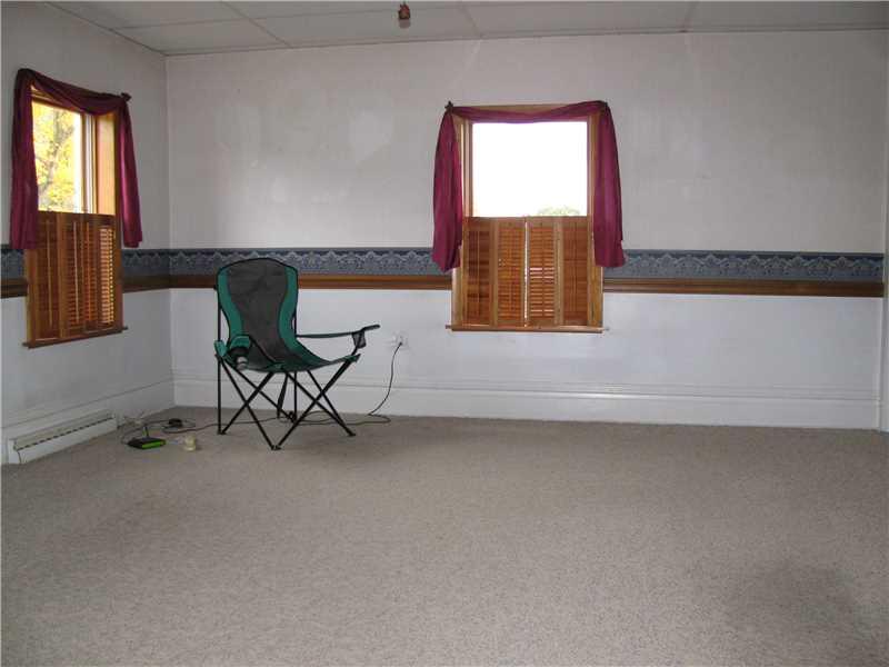 303 Dowling Road Jamestown, PA 16134 - Photo 9 of 15 Living Room.