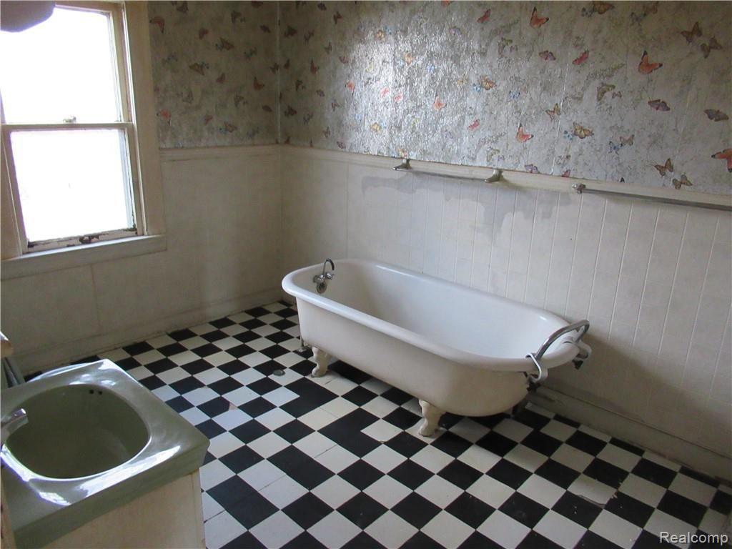 5956 Stanton Street Detroit, MI 48208 - Photo 9 of 14