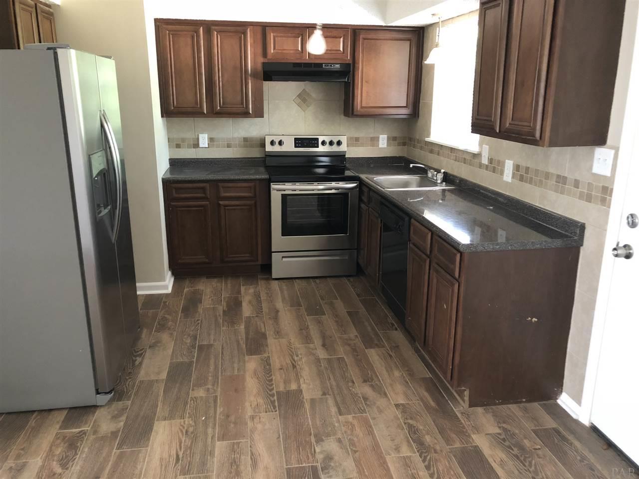 386 Quigley Road Pensacola, FL 32506 - Photo 5 of 15 Gallery Image 5