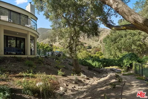 $5,395,000 | 28222 Via Acero, Malibu, CA 90265