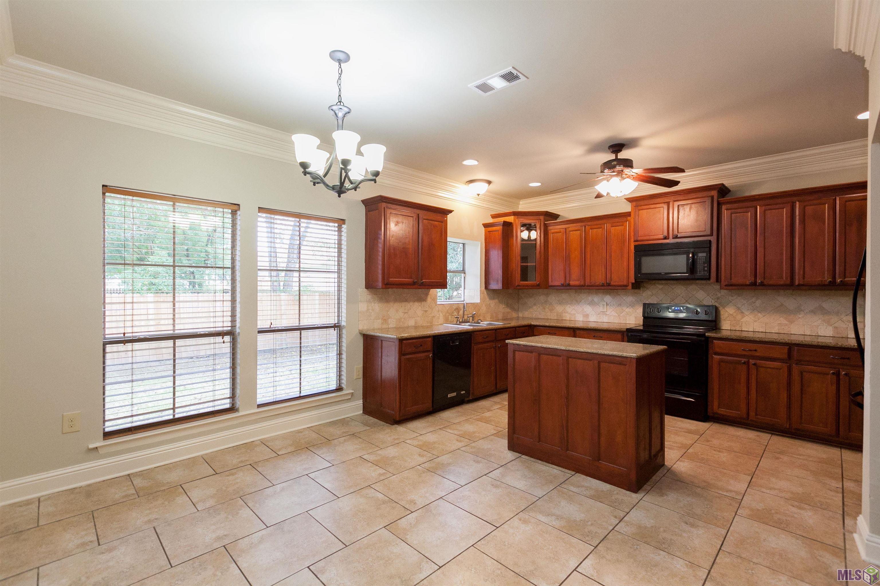 7457 Antioch Road Baton Rouge, LA 70817 - Photo 5 of 24 Dining Area
