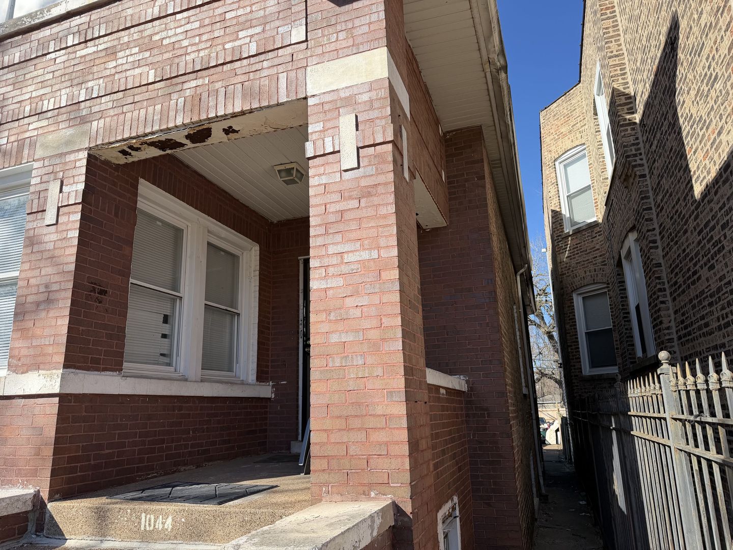 1044 West Marquette Road Chicago, IL 60621 - Photo 3 of 20