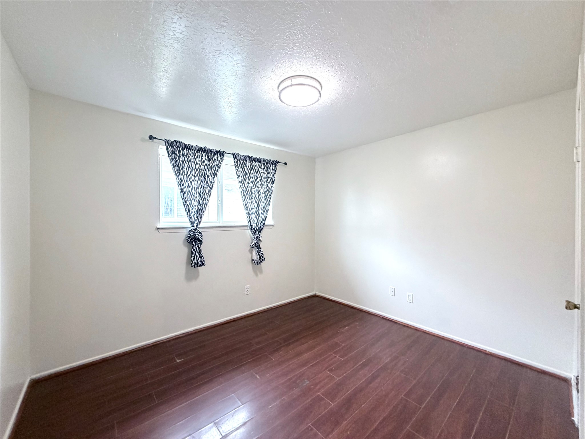 7303 Shiner Lane Houston, TX 77072 - Photo 16 of 22 Secondary bedroom