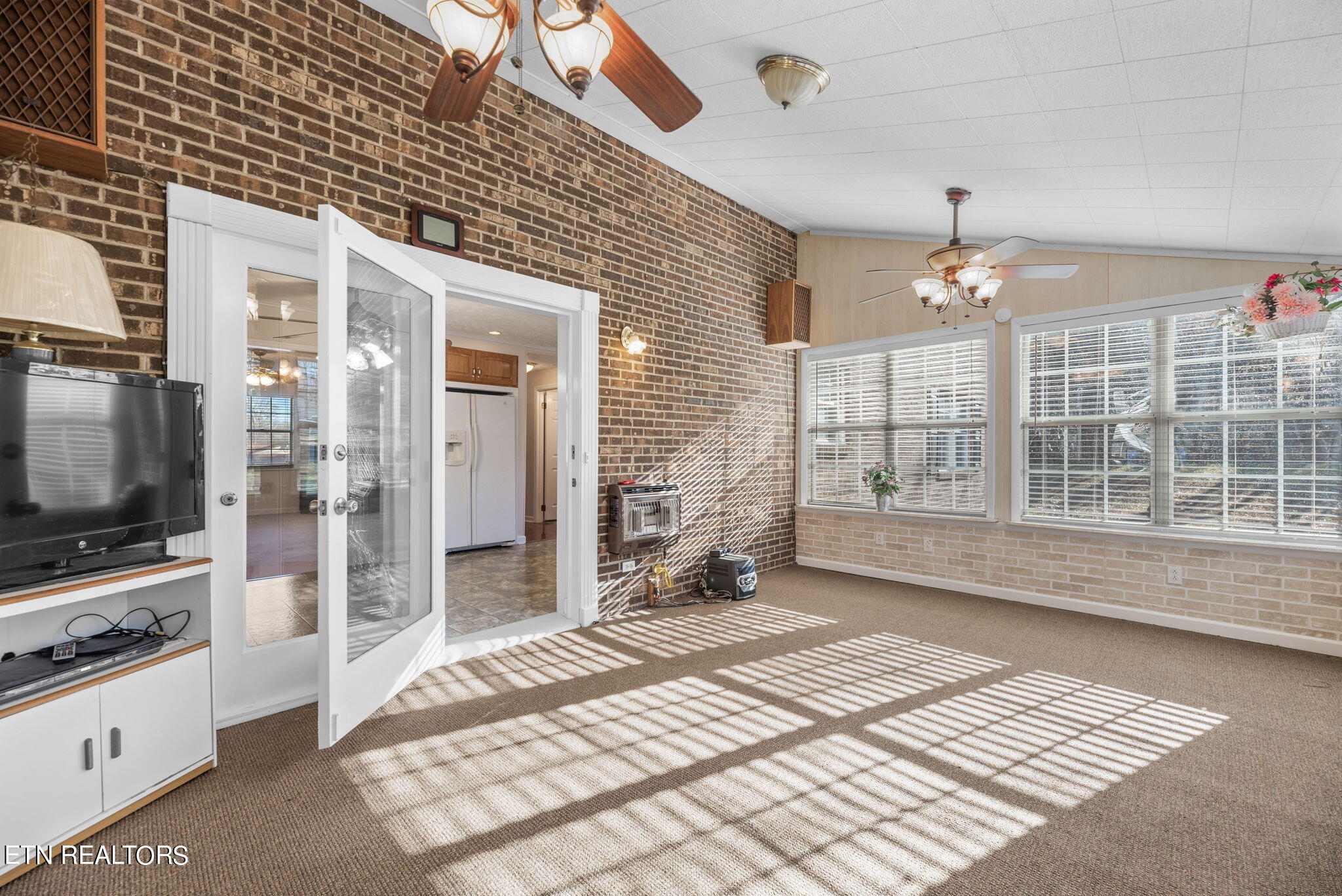 312 Yarnell Road Clinton, TN 37716 - Photo 15 of 36 15-web-or-mls-Yrnll312 (33)