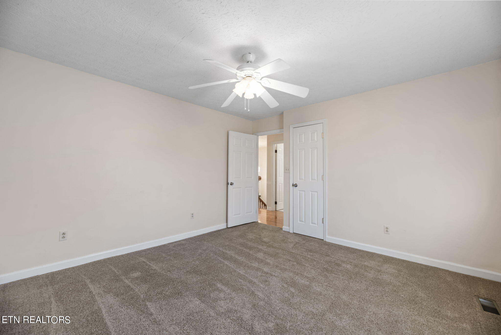 312 Yarnell Road Clinton, TN 37716 - Photo 29 of 36 29-web-or-mls-Yrnll312 (81)