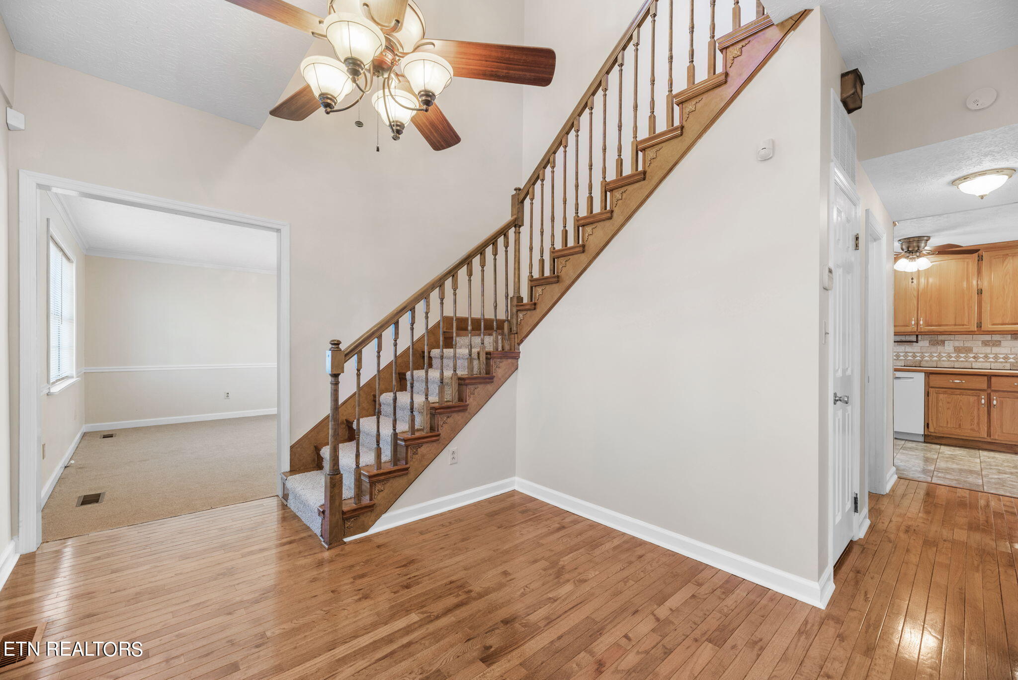 312 Yarnell Road Clinton, TN 37716 - Photo 3 of 36 3-web-or-mls-Yrnll312 (40)