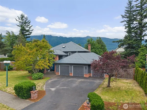 $1,199,995 | 1051 Laforest Drive Southeast, North Bend, WA 98045
