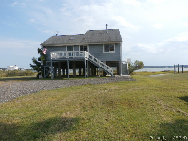 9144 Stump Point Road Hayes, VA 23072 - Photo 2 of 11