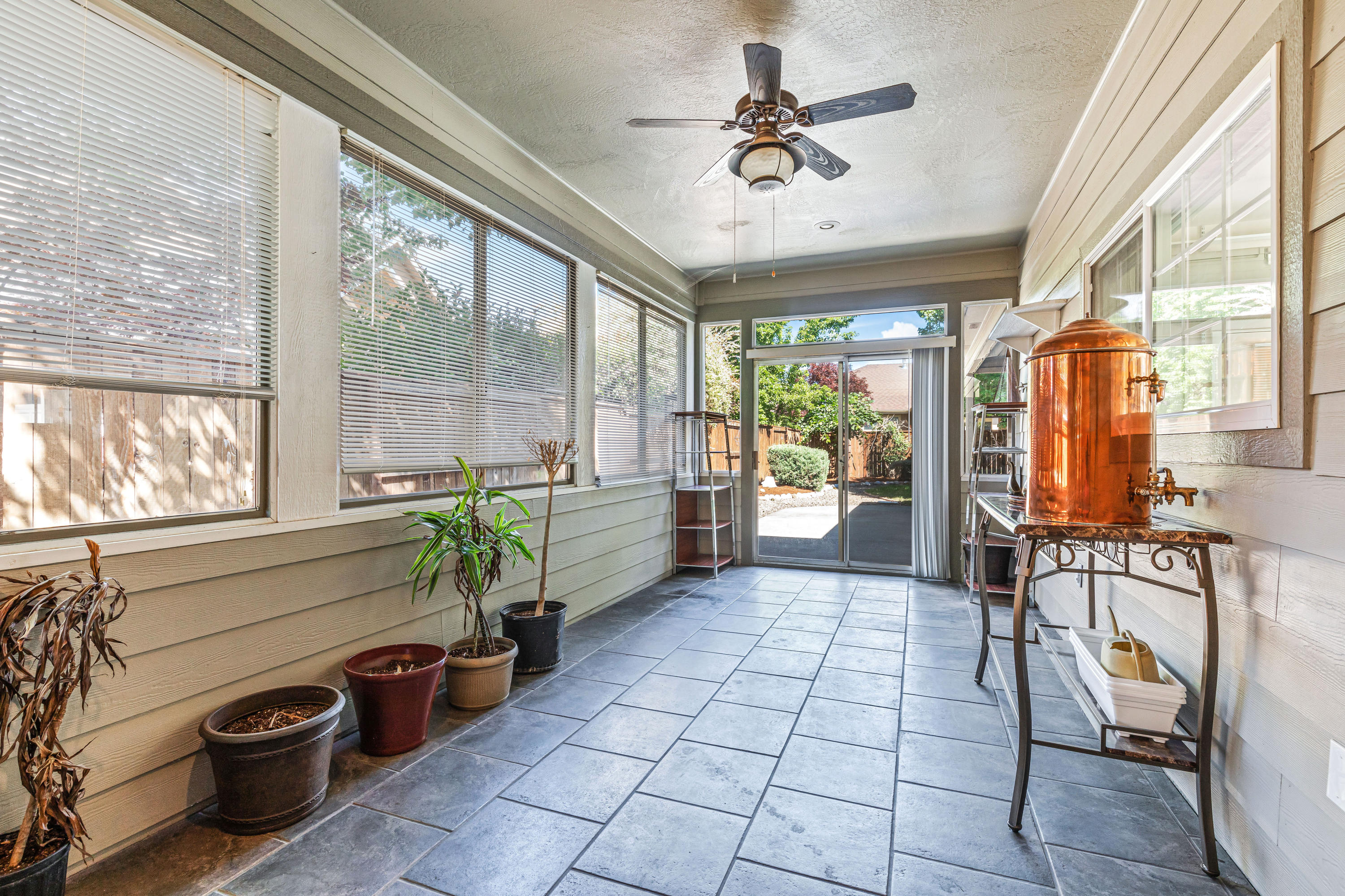 935 Pumpkin Ridge Eagle Point, OR 97524 - Photo 14 of 47 9R9A6697