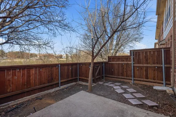 $2,850 | 1725 Brookview Drive, Carrollton, TX 75007